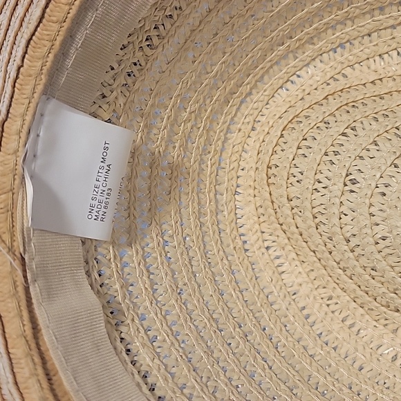 Cute hat - Picture 3 of 5